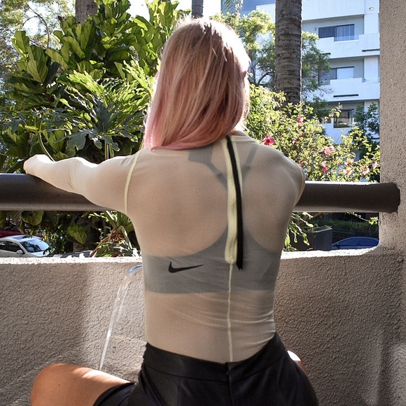 Nike City Ready Butter Yellow Mesh Long Sleeve Bodysuit Small - Picture 2 of 16